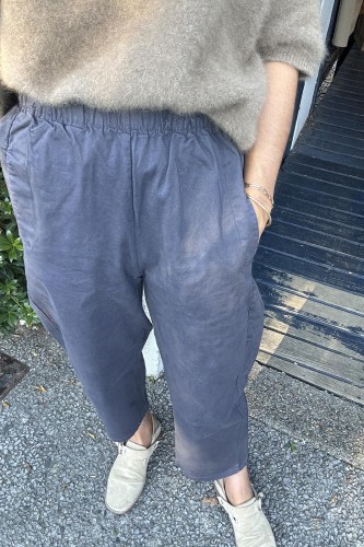 Le pantalon magic gris